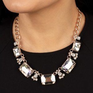 Flawlessly Famous - Short Necklace by Paparazzi
